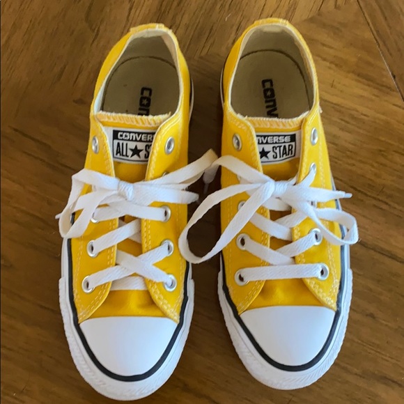 converse lemon chrome low tops